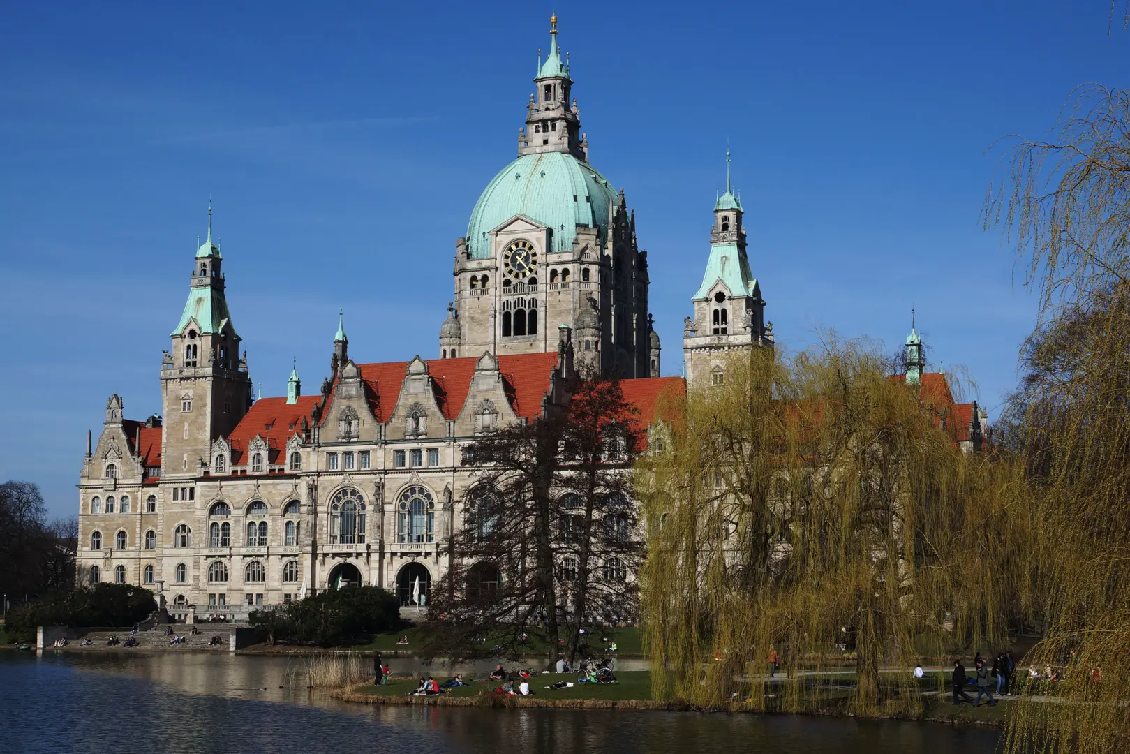 Neues Rathaus Hannover - Immobilienmakler Allerkamp in Hannover
